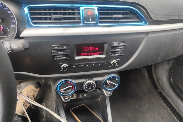 Used Kia K2 2017 Sedan 1.4L Manual Transmission GLS Audio And AC Panel