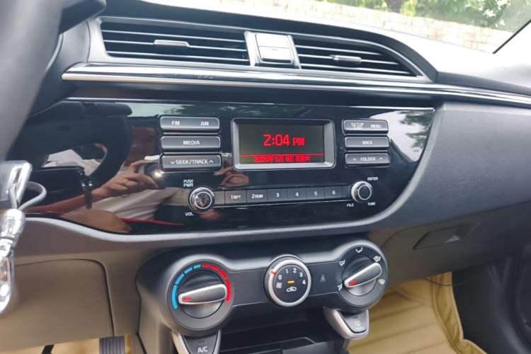 Used Kia K2 2017 Sedan 1.4L Manual Transmission 15th Anniversary Special Edition GLS Audio And AC Panel