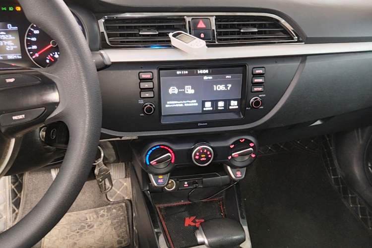 Used Kia K2 2017 Sedan 1.4L Automatic GLS Audio And AC Panel