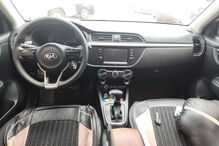 Used Kia K2 2017 Sedan 1.4L Automatic GLS Center Console