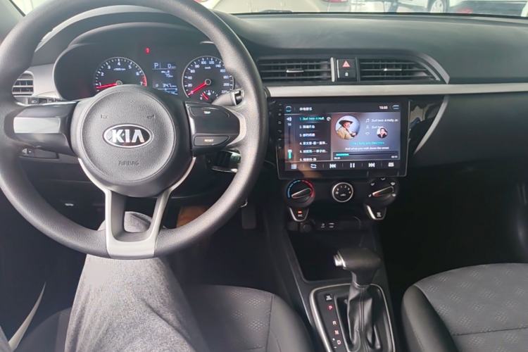 Used Kia K2 2017 Sedan 1.4L Automatic GLS Center Console