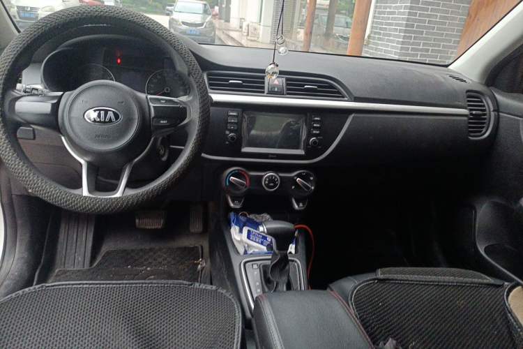 Used Kia K2 2017 Sedan 1.4L Automatic GLS Center Console