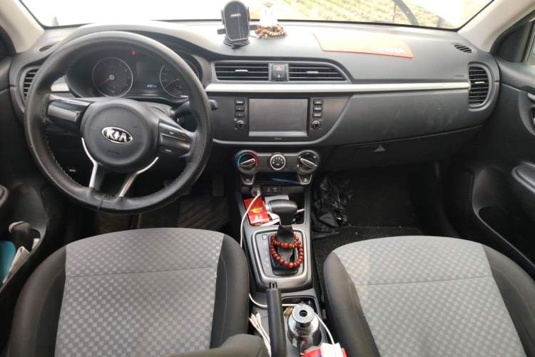 Used Kia K2 2017 Sedan 1.4L Automatic GLS Center Console