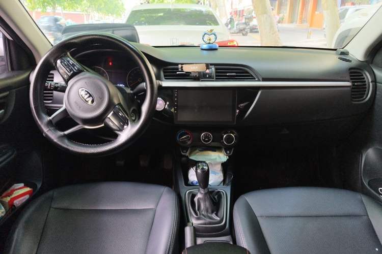 Used Kia K2 2017 Sedan 1.4L Manual Transmission 15th Anniversary Special Edition GLS Center Console
