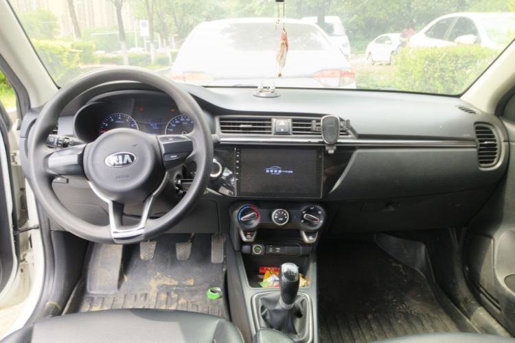 Used Kia K2 2017 Sedan 1.4L Manual Transmission 15th Anniversary Special Edition GLS Center Console