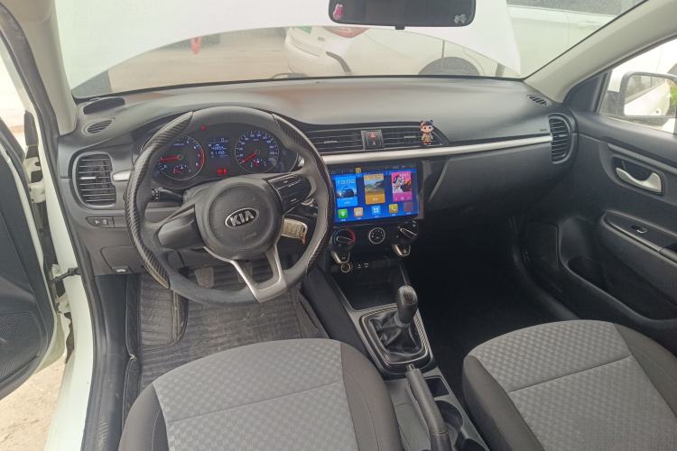 Used Kia K2 2017 Sedan 1.4L Manual Transmission GLS Center Console