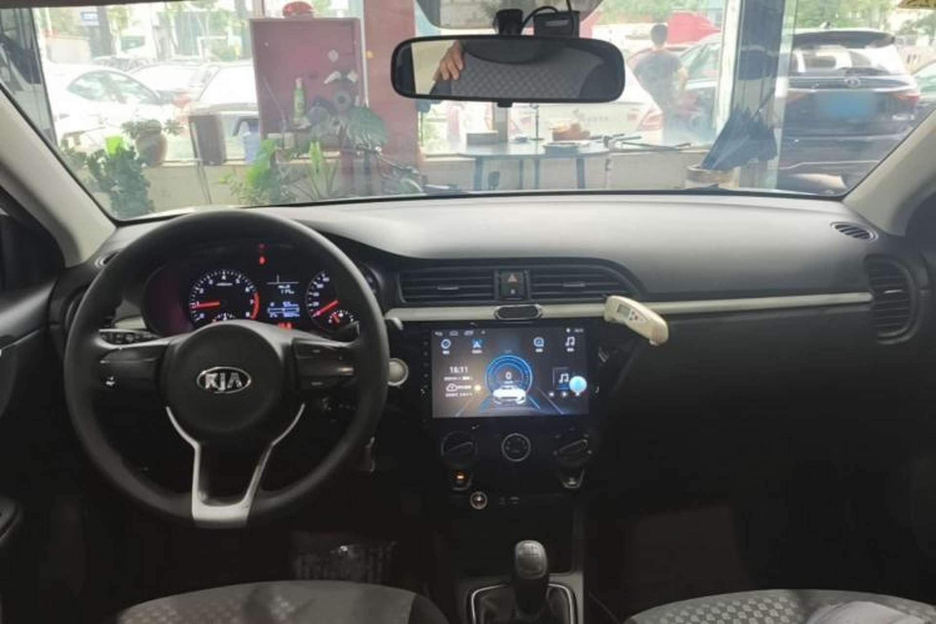 Used Kia K2 2017 Sedan 1.4L Manual Transmission GLS Center Console