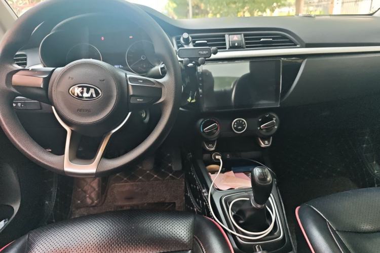 Used Kia K2 2017 Sedan 1.4L Manual Transmission GLS Center Console