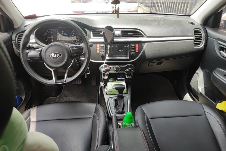 Used Kia K2 2017 Sedan 1.4L Automatic GLS Center Console
