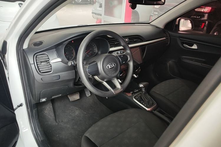 Used Kia K2 2017 Sedan 1.4L Automatic GLS Center Console