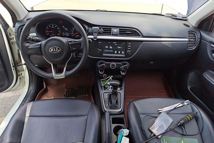 Used Kia K2 2017 Sedan 1.4L Automatic GLS Center Console