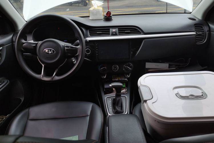 Used Kia K2 2017 Sedan 1.4L Automatic GLS Center Console