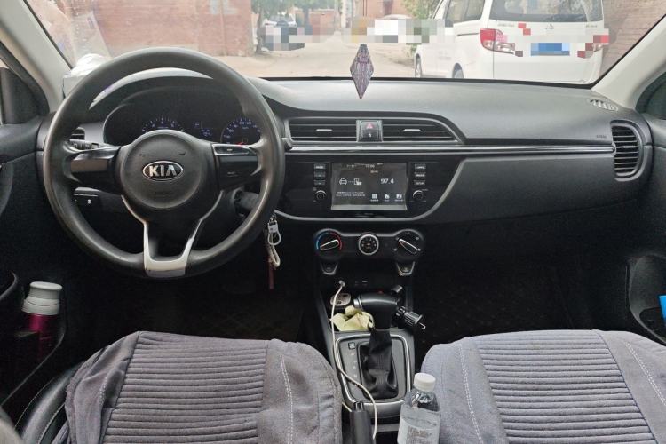 Used Kia K2 2017 Sedan 1.4L Automatic Transmission 15th Anniversary Special Edition GLS Center Console