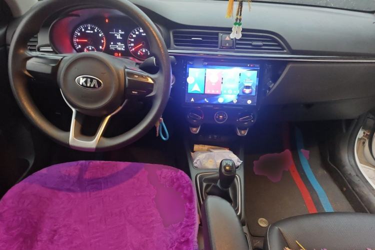 Used Kia K2 2017 Sedan 1.4L Manual Transmission 15th Anniversary Special Edition GLS Center Console