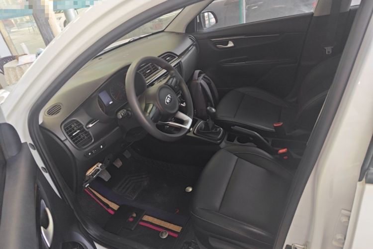 Used Kia K2 2017 Sedan 1.4L Manual Transmission 15th Anniversary Special Edition GLS Driver Seat