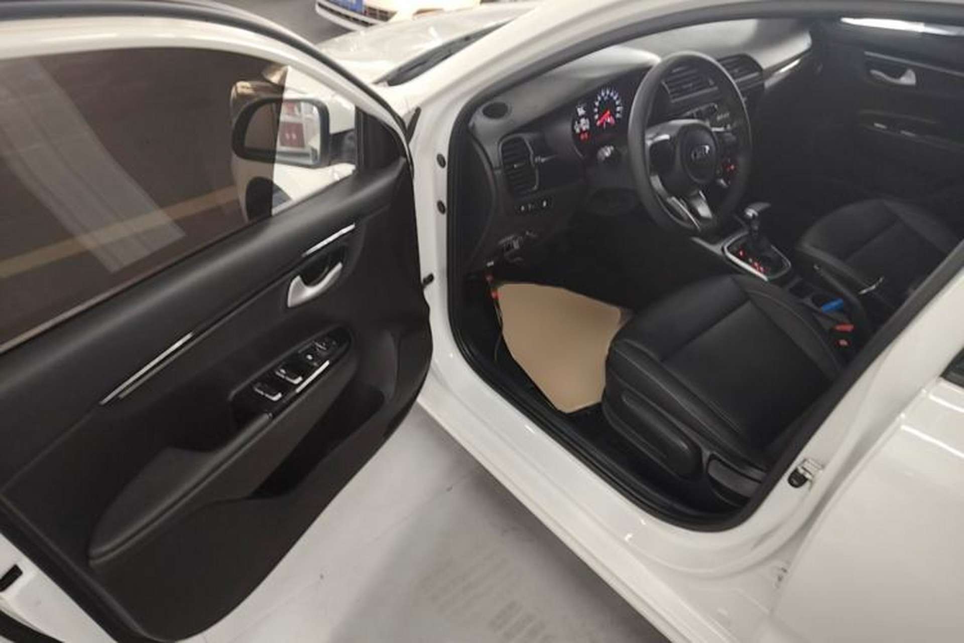 Used Kia K2 2017 Sedan 1.4L Automatic Transmission 15th Anniversary Special Edition GLS Driver Seat