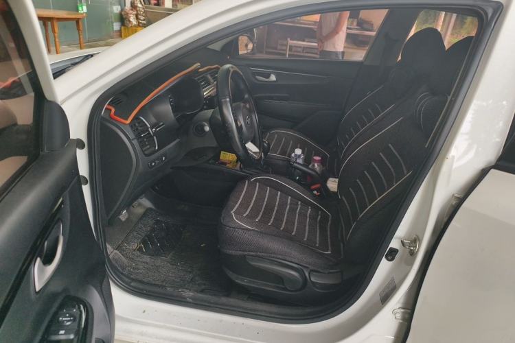 Used Kia K2 2017 Sedan 1.4L Manual Transmission 15th Anniversary Special Edition GLS Driver Seat