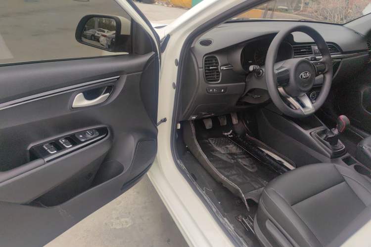 Used Kia K2 2017 Sedan 1.4L Manual Transmission 15th Anniversary Special Edition GLS Driver Seat