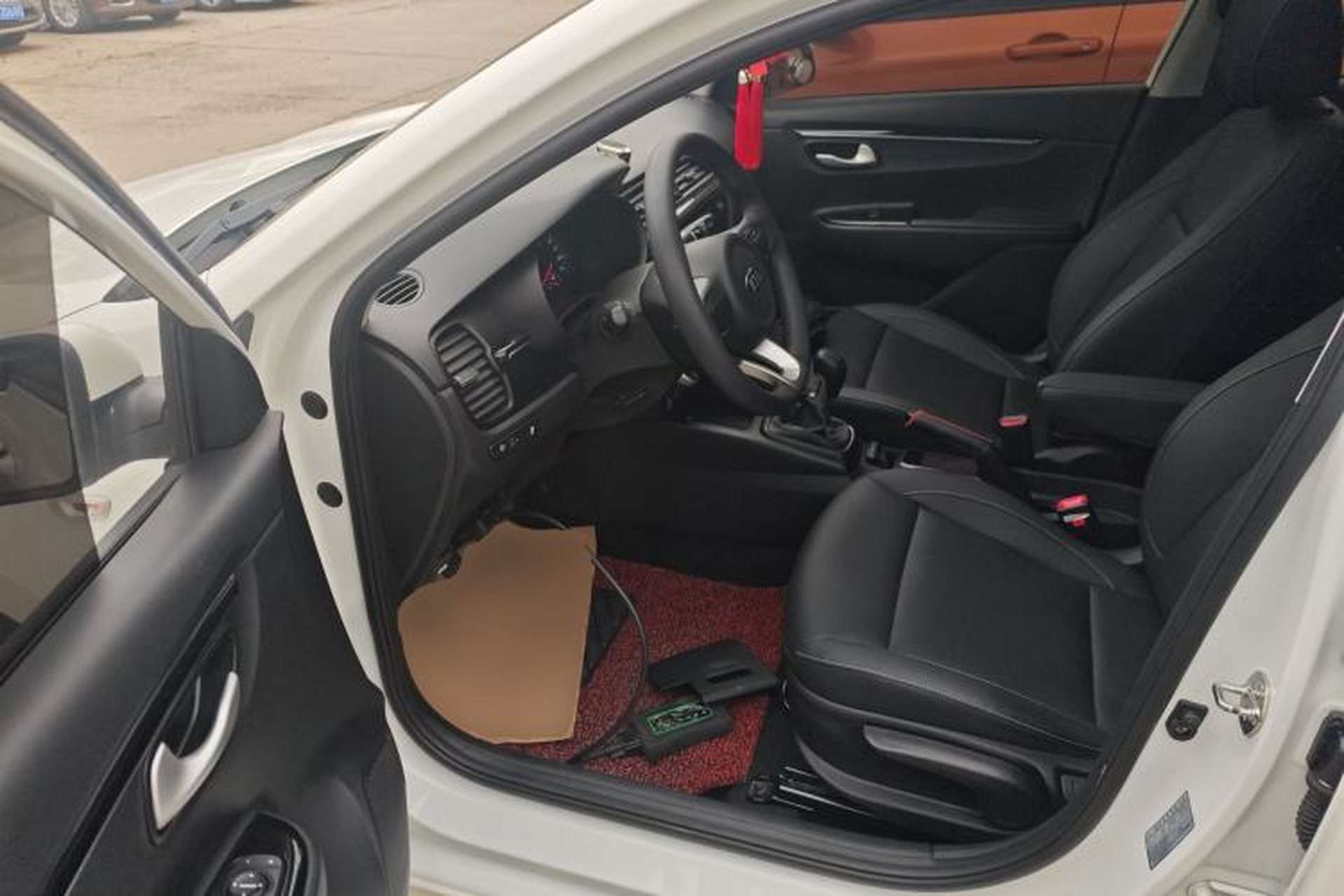 Used Kia K2 2017 Sedan 1.4L Manual Transmission 15th Anniversary Special Edition GLS Driver Seat