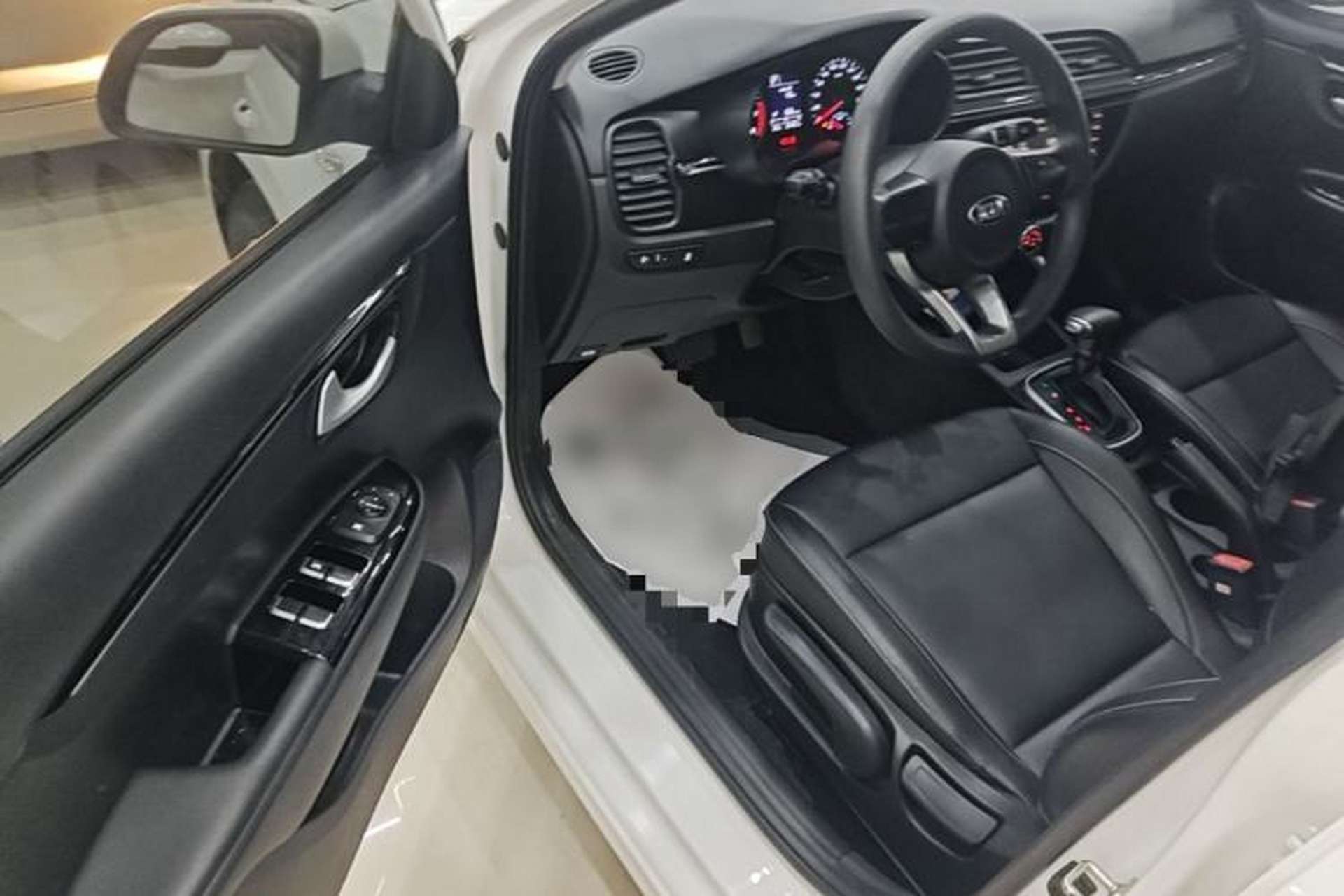Used Kia K2 2017 Sedan 1.4L Automatic Transmission 15th Anniversary Special Edition GLS Driver Seat