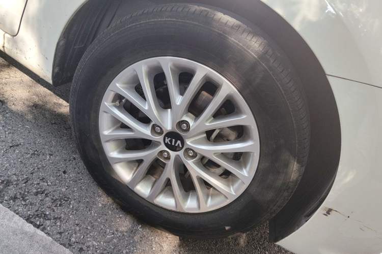 Used Kia K2 2017 Sedan 1.4L Automatic GLS Exterior 1