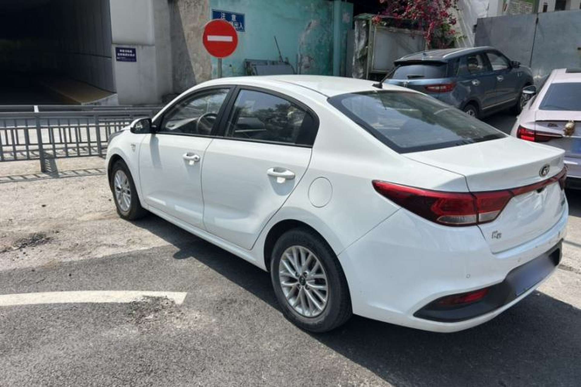 Used Kia K2 2017 Sedan 1.4L Automatic GLS Exterior 2