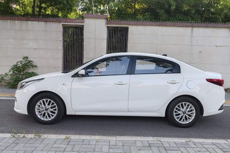 Used Kia K2 2017 Sedan 1.4L Automatic GLS Exterior 3