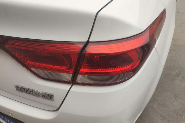 Used Kia K2 2017 Sedan 1.4L Manual Transmission 15th Anniversary Special Edition GLS Exterior 3
