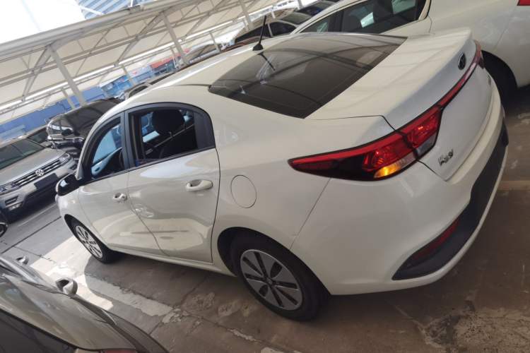 Used Kia K2 2017 Sedan 1.4L Automatic GLS Exterior 3