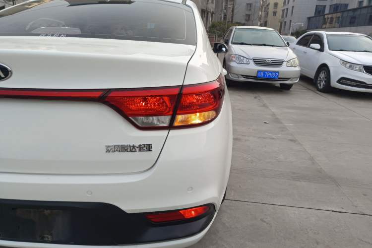 Used Kia K2 2017 Sedan 1.4L Manual Transmission GLS Exterior 3