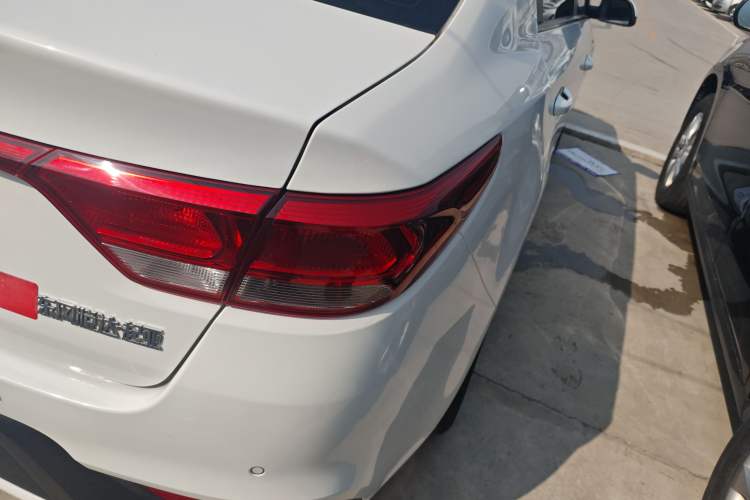 Used Kia K2 2017 Sedan 1.4L Automatic Transmission 15th Anniversary Special Edition GLS Exterior 3