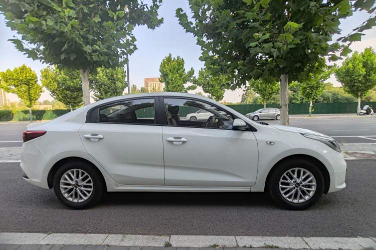Used Kia K2 2017 Sedan 1.4L Automatic GLS Exterior 4