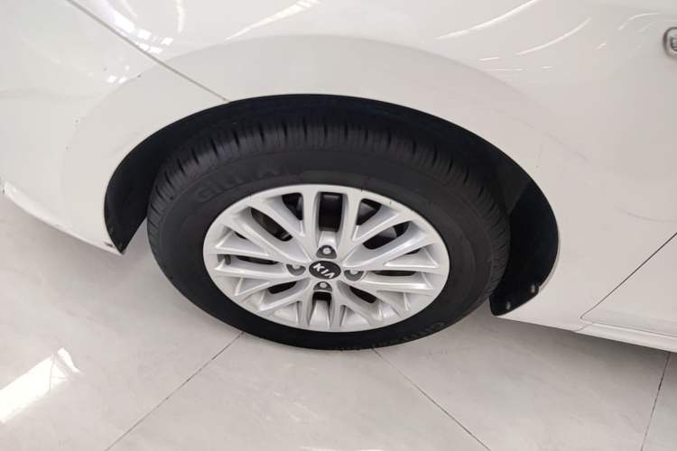 Used Kia K2 2017 Sedan 1.4L Automatic Transmission 15th Anniversary Special Edition GLS Exterior 4