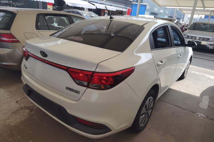 Used Kia K2 2017 Sedan 1.4L Automatic GLS Exterior 5