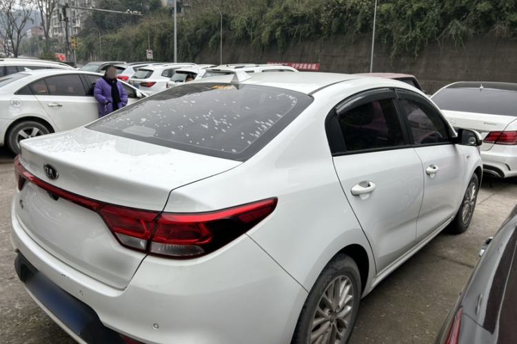 Used Kia K2 2017 Sedan 1.4L Automatic GLS Exterior 5