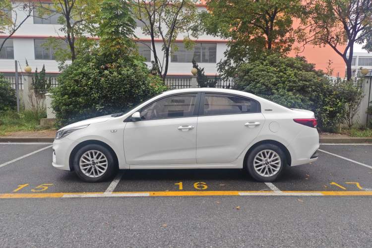 Used Kia K2 2017 Sedan 1.4L Automatic Transmission 15th Anniversary Special Edition GLS Exterior 5
