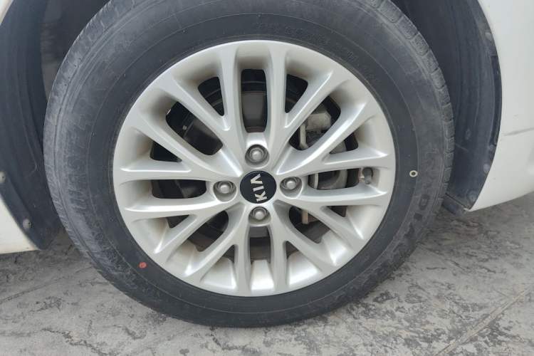 Used Kia K2 2017 Sedan 1.4L Manual Transmission 15th Anniversary Special Edition GLS Exterior 7