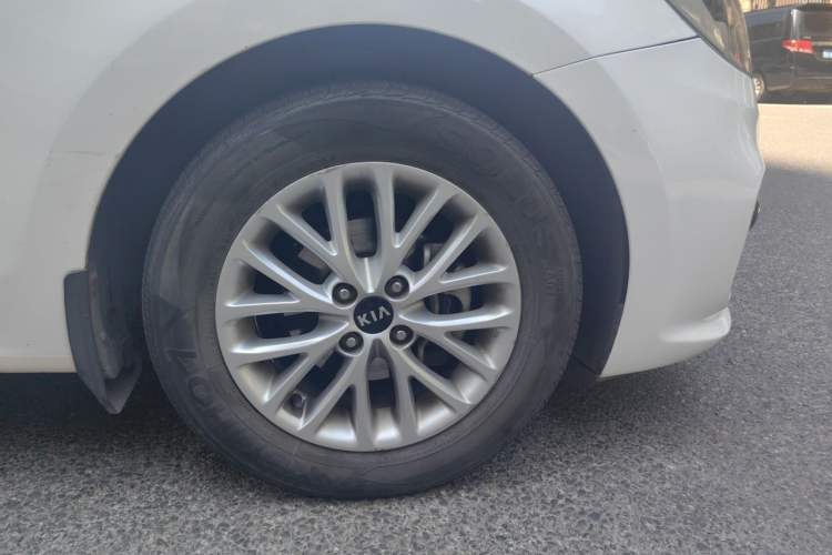 Used Kia K2 2017 Sedan 1.4L Automatic GLS Exterior 7