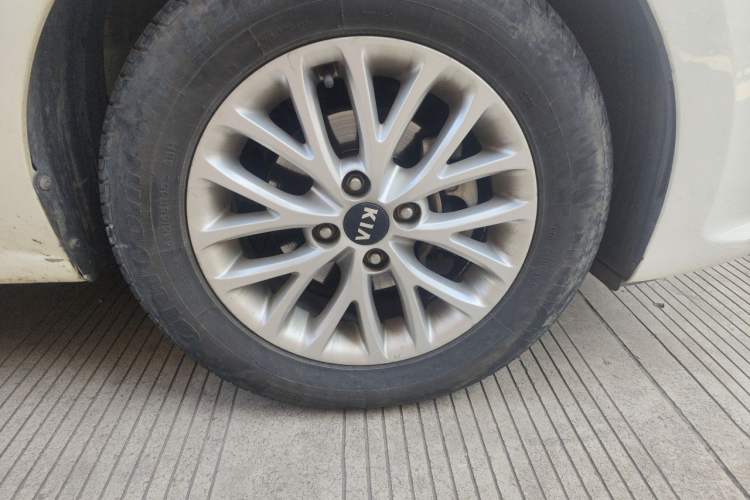 Used Kia K2 2017 Sedan 1.4L Manual Transmission 15th Anniversary Special Edition GLS Exterior 7