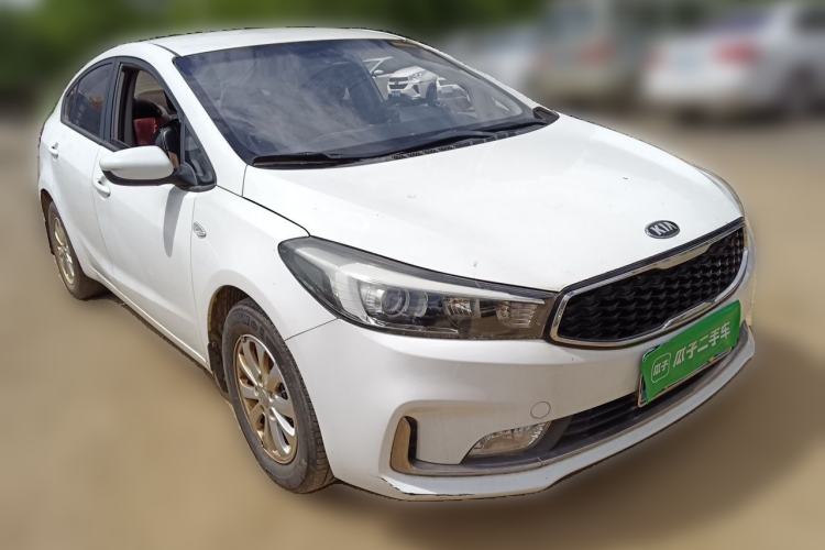 Used Kia K2 2017 Sedan 1.4L Manual Transmission GLS Front Right 45 Deg