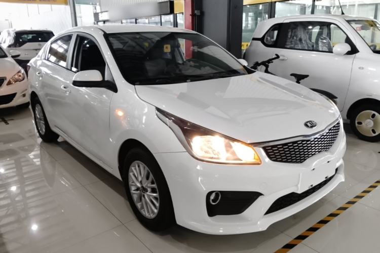 Used Kia K2 2017 Sedan 1.4L Automatic GLS Front Right 45 Deg
