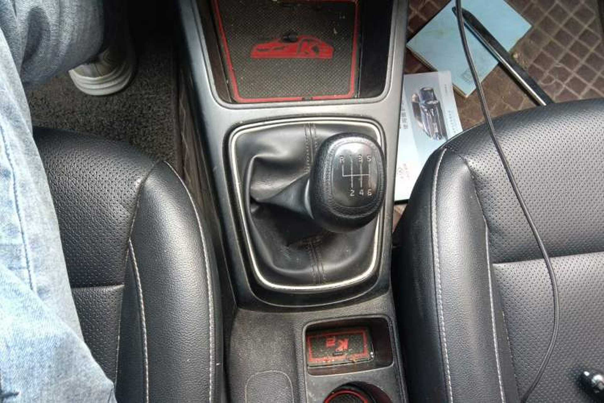 Used Kia K2 2017 Sedan 1.4L Manual Transmission 15th Anniversary Special Edition GLS Gear Lever