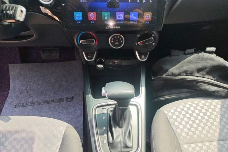 Used Kia K2 2017 Sedan 1.4L Automatic GLS Gear Lever