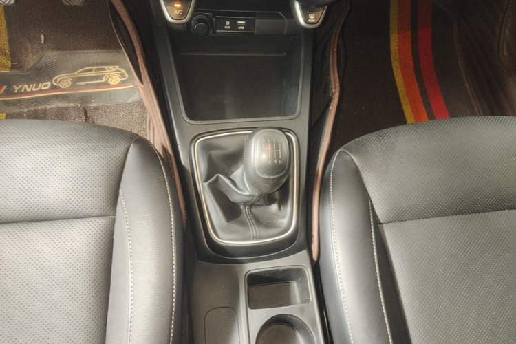 Used Kia K2 2017 Sedan 1.4L Manual Transmission 15th Anniversary Special Edition GLS Gear Lever