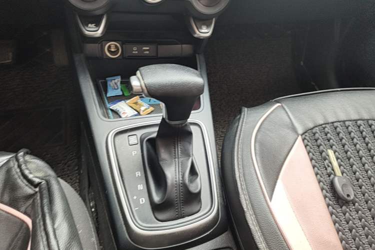 Used Kia K2 2017 Sedan 1.4L Automatic GLS Gear Lever