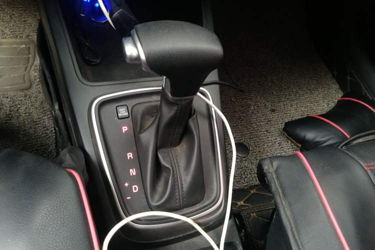 Used Kia K2 2017 Sedan 1.4L Automatic GLS Gear Lever