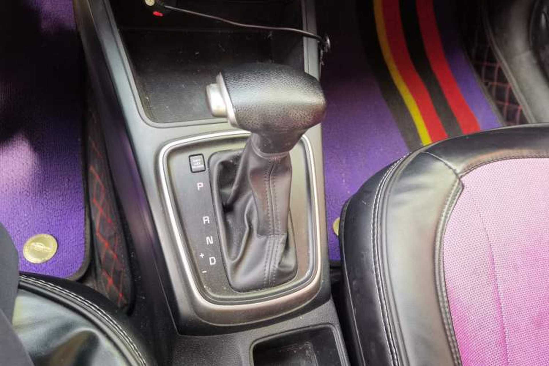 Used Kia K2 2017 Sedan 1.4L Automatic GLS Gear Lever