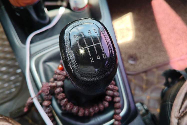 Used Kia K2 2017 Sedan 1.4L Manual Transmission GLS Gear Lever