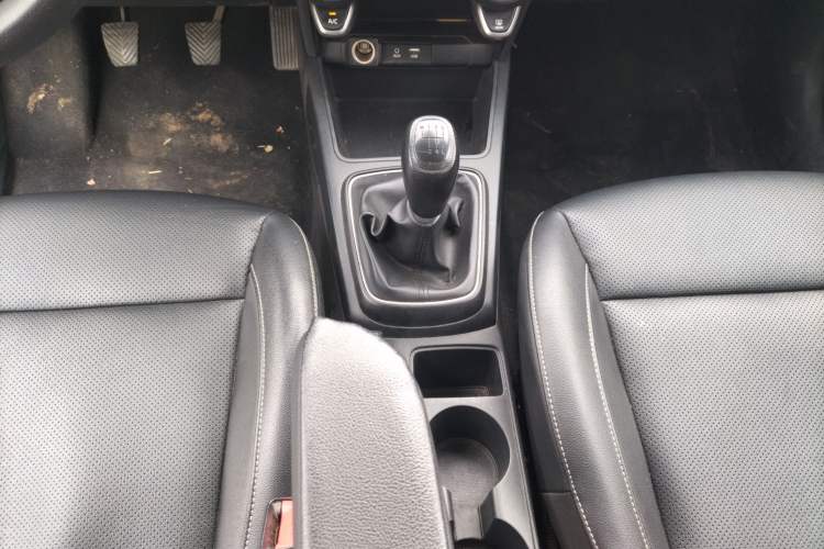 Used Kia K2 2017 Sedan 1.4L Manual Transmission 15th Anniversary Special Edition GLS Gear Lever