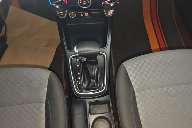 Used Kia K2 2017 Sedan 1.4L Automatic GLS Gear Lever